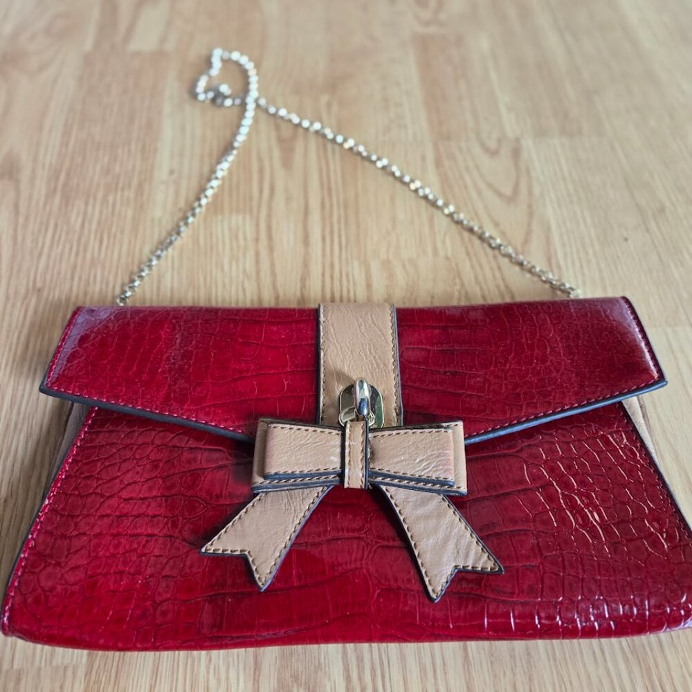 Red Faux Croc Envelope Clutch Purse w/ Bow Accent & Chain Strap Evening Bag - Picture 5 of 7